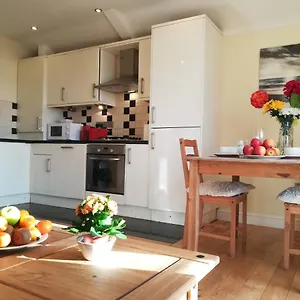bright-modern-1-bedroom-apartment-uplands-swansea.cardiffhotelswales.com/